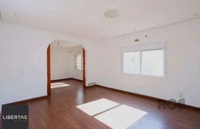 Casa com 3 quartos à venda na Rua Luiz Cosme, 382, Passo da Areia, Porto Alegre