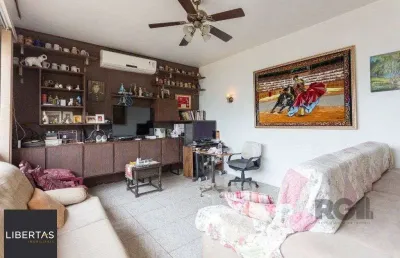 Casa com 4 quartos à venda na Rua Esteio, 364, Cavalhada, Porto Alegre