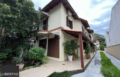 Casa em condomínio fechado com 2 quartos à venda na Rua Coronel João Pinto, 185, Teresópolis, Porto Alegre