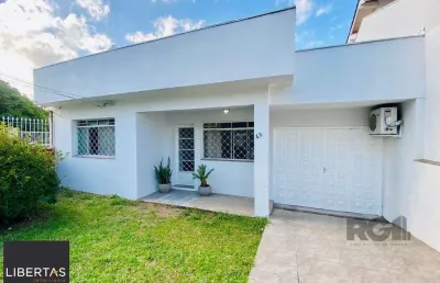 Casa com 3 quartos à venda na Rua Doutor João Simplício Alves de Carvalho, 45, Vila Ipiranga, Porto Alegre