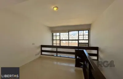 Duplex de uma suíte à venda localizado na avenida independência, no bairro independência em porto alegre.