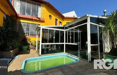 Casa com 3 quartos à venda na Rua Somália, 227, Vila Ipiranga, Porto Alegre