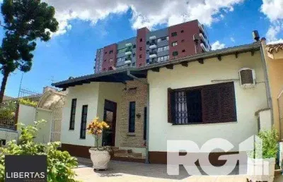 Casa com 3 quartos à venda na Rua General Pedro Bittencourt, 253, Passo da Areia, Porto Alegre