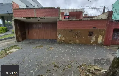 Casa com 4 quartos à venda na Rua Dário Totta, 383, Teresópolis, Porto Alegre