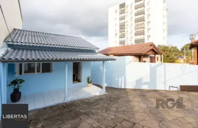 Casa com 2 quartos à venda na Avenida Eduardo Prado, 108, Cavalhada, Porto Alegre