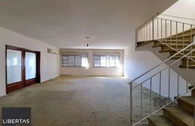 Vendo excelente cobertura com vista cinematografia, no bairro floresta.