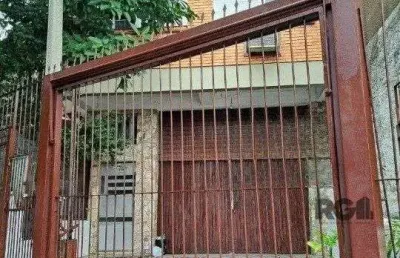 Casa com 3 quartos à venda na Avenida Viena, 83, São Geraldo, Porto Alegre