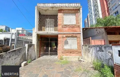 Casa/sobrado de alvenaria em pessimo estado,  com terreno de  5,70x44,00 (251m²)