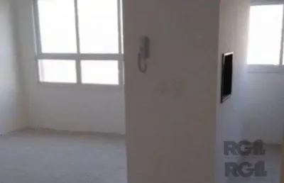 Apartamento com 75m² privativos, 3 dormitórios sendo 1 suíte, living dois ambientes,  imóvel arejado e iluminado.