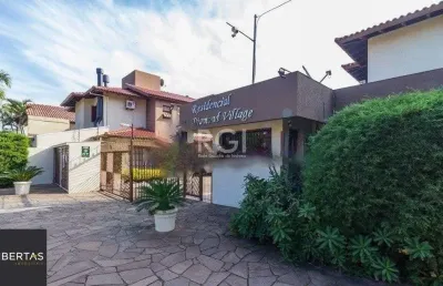 Excelente casa em condomínio com três (3) dormitórios, uma (1) suíte, duas (2) vagas de garagem próximo  ao barra shopping , no bairro  cristal em porto alegre.