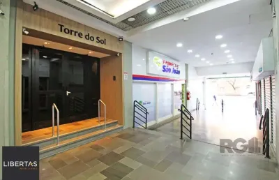 Apartamento de dois dormitórios e uma suíte no centro histórico de porto alegre