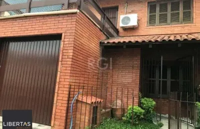 Casa com 3 quartos à venda na Rua Serro Azul, 80, Santa Maria Goretti, Porto Alegre