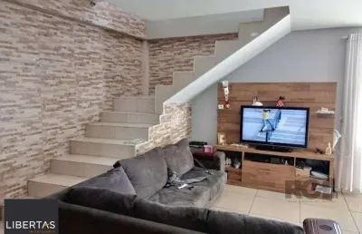 Casa de 191m² com 4 dormitórios, churrasqueira e piscina.