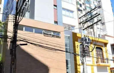 Excelente apartamento 2 dormitórios com garden e duas vagas no bom fim