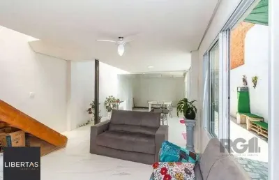 Casa com 3 quartos à venda na Rua Nunes Machado, 195, Azenha, Porto Alegre