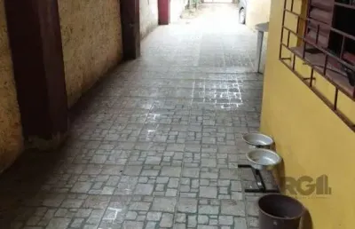 Casa com 2 quartos à venda na Rua Coronel Timóteo, 171, Camaquã, Porto Alegre
