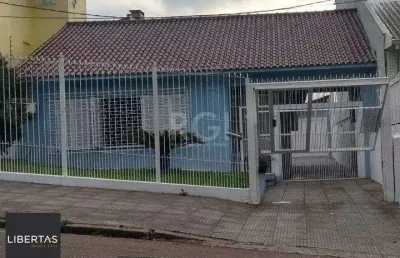 Casa para venda - 249.86m², 3 dormitórios, sendo 1 suites, 4 vagas - medianeira