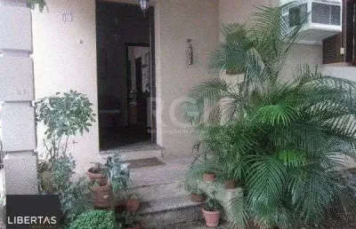 Casa para venda - 137m², 1 dormitório, sendo 1 suites, 4 vagas - floresta