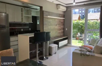 Apartamento com pátio 2 quartos (1 suites) churrasqueira e vaga. infra completa
