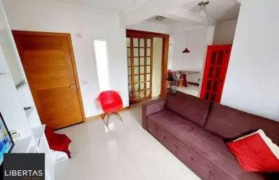 Casa com 03 dormitórios, 01 suíte, pátio com churrasqueira e 03 vagas de garagem no bairro tristeza