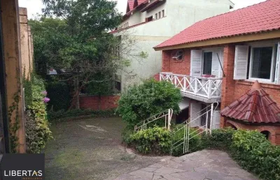 Casa para venda - 256.87m², 3 dormitórios, sendo 1 suites, 2 vagas - teresópolis