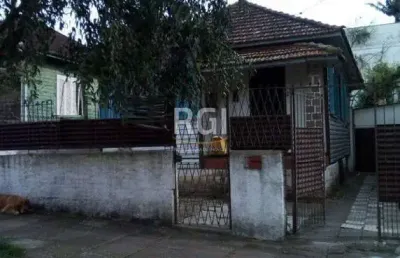 Casa para venda - 300m², 2 dormitórios, 3 vagas - teresópolis