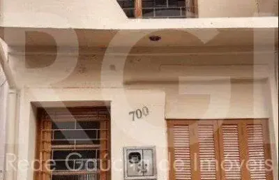 Casa com 2 quartos à venda na Rua Dezessete de Junho, 700, Menino Deus, Porto Alegre