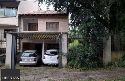 Casa para venda com 3 dormitórios, sendo 1 suites e 3 vagas no bairro ipanema