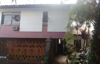 Casa para venda - 320m², 3 dormitórios, sendo 1 suites, 4 vagas - cristal