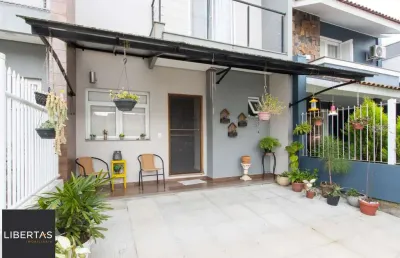 Espaço e conforto definem  este sobrado  3 dormitórios espaçosos, todos com sacada,  elevador!