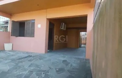 Casa com 3 quartos à venda na Rua Marcelo Küfner, 57, Hípica, Porto Alegre