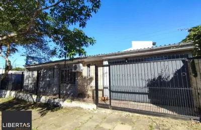 Casa com 3 quartos à venda na Rua Carlos Ferreira, 330, Teresópolis, Porto Alegre