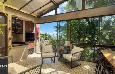 Vende-se ampla casa em condomínio com 3 dorm sendo 2 suítes, com 2 vagas e terraço - 200m² - vila assunção