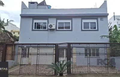 Casa com 3 quartos à venda na Avenida José Gertum, 544, Chácara das Pedras, Porto Alegre