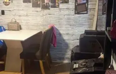 Apartamento de 2 dormitórios com garagem coberto no bairro teresópolis