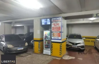 Vende pavilão, garagem de estacionamento para 100 carros, 2.400m² com salas para escritórios e depósito no centro de porto alegre