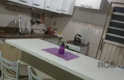 Casa 2 dormitórios, 2 vagas de garagem, bairro restinga, porto alegre/rs