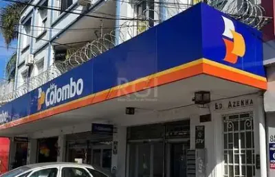 Apartamento de dois dormitórios, banheiro e sala no bairro da azenha em porto alegre.