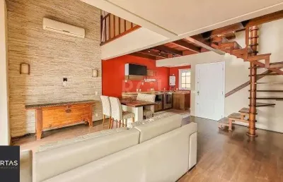 Apartamento 94m² - semi mobiliado, 2 dormitórios, 1 suíte, terraço e 2 vagas de garagem no moinhos de vento