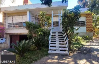Excelente casa de 290m² com 4 dormitórios e 4 vagas