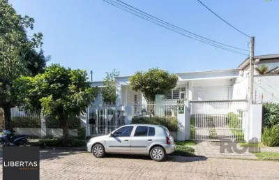 Casa com 3 quartos à venda na Rua José Antônio Aranha, 235, Três Figueiras, Porto Alegre