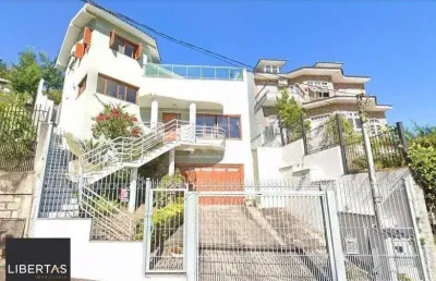 Casa para venda - 279m², 3 dormitórios, sendo 1 suites, 4 vagas - teresópolis