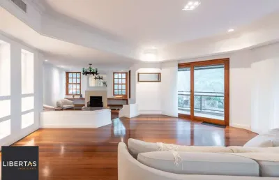 Vende-se apartamento de 309,10m² com 3 suítes e 3 vagas de garagem no bairro auxilidora
