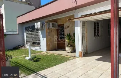 Casa semi mobiliada, 3 dorms, 3 vagas de garagem, bairro ponta porã