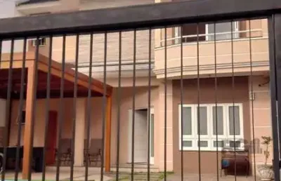 Casa sobrado semi mobiliado, 3 dormitórios, 1 suíte master, vagas de garagem, bairro parque da matriz