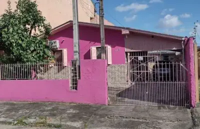 Duas casas, 3 dormitórios, vaga de garagem, bairro monte carlo