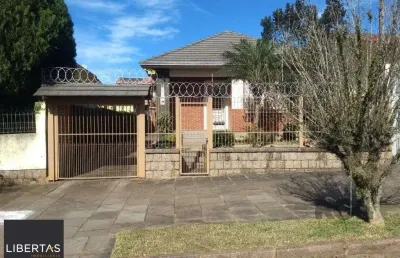 Casa de 168m² - 3 dormitórios, 3 vagas no bairro nonoai