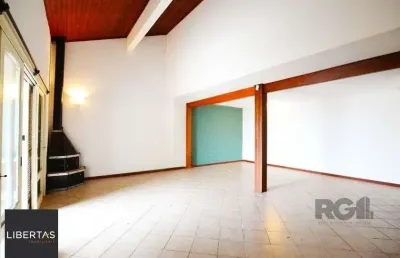 Casa de 200m² - 4 dormitórios, 4 vagas no bairro espírito santo