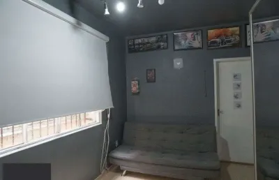 Apartamento estilo studio no coração da cidade baixa .