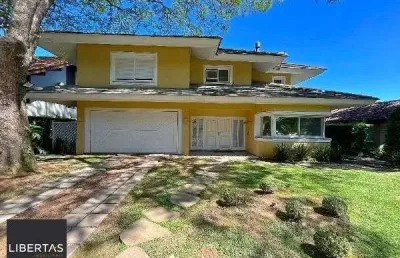 Casa no jardim do sol com 4d, sendo 2 suítes e 4 vagas de garagem